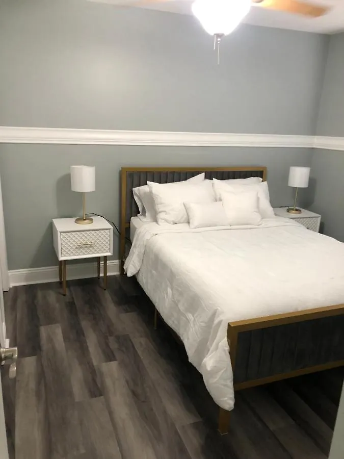 2 Bedrooms Vacation Home Tampa Holiday home