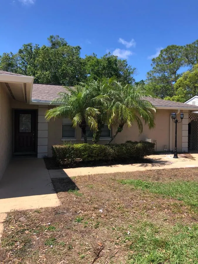 2 Bedrooms Vacation Home Tampa